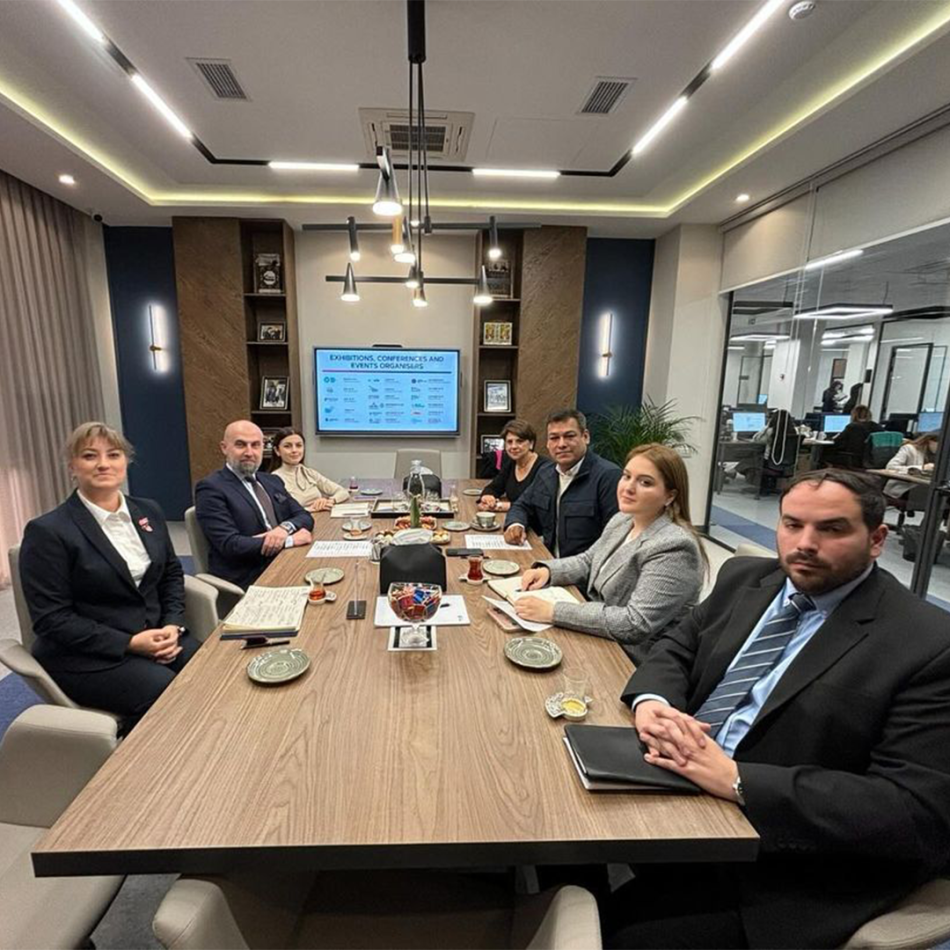 «Azərbaycan Sərgi Təşkilatçıları Assosiasiyası»nın İdarə Heyətinin sədri Meksika Birləşmiş Ştatlarının Azərbaycandakı fövqəladə və səlahiyyətli səfiri xanım Mariya Viktoriya Romero Kabalyero ilə sərgi sahələrində əməkdaşlıq müzakirələri aparıb