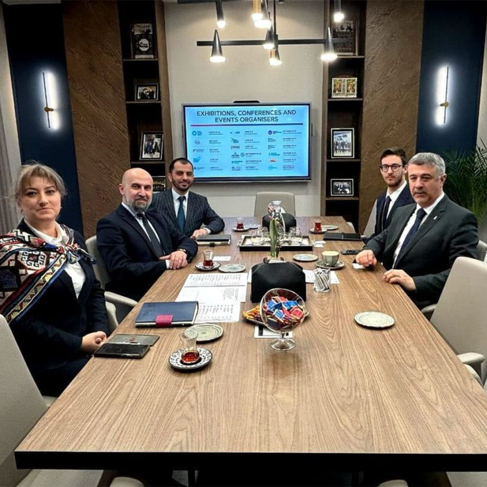 «Azərbaycan Sərgi Təşkilatçıları Assosiasiyası»nın sədri Macarıstanın Azərbaycandakı səfiri Tamaş Yojef Torman ilə görüşüb